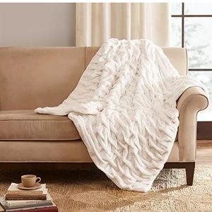 Madison Park Ruched Throw Blanket